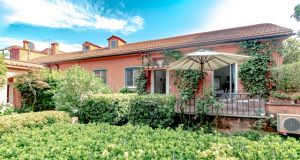 Splendid villa immersed in the country!  Available