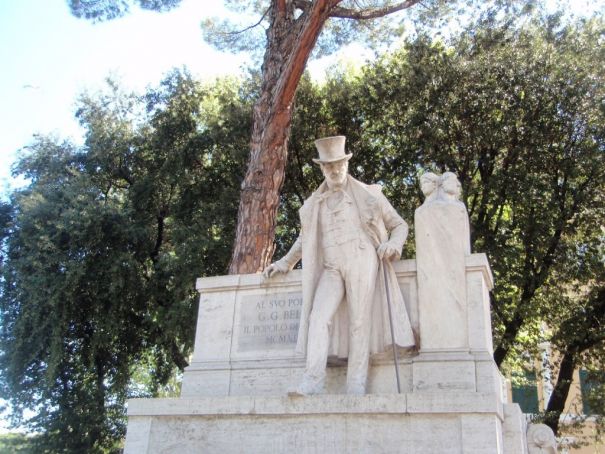 Belli statue on Viale Trastevere.