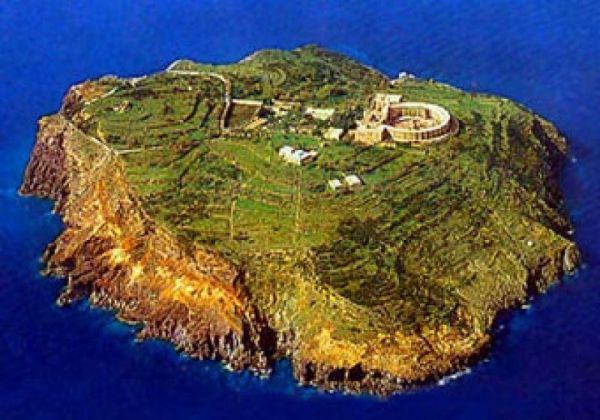 Italian island for sale