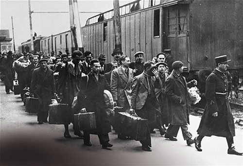 Men in Quadraro being rounded up for deportation