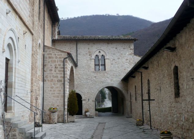 The courtyard of St Eutizio abbey.