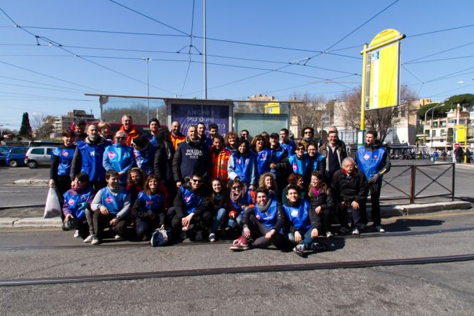 A Retake Roma team at Stazione Trastevere. Photo Virginia Vitalone.