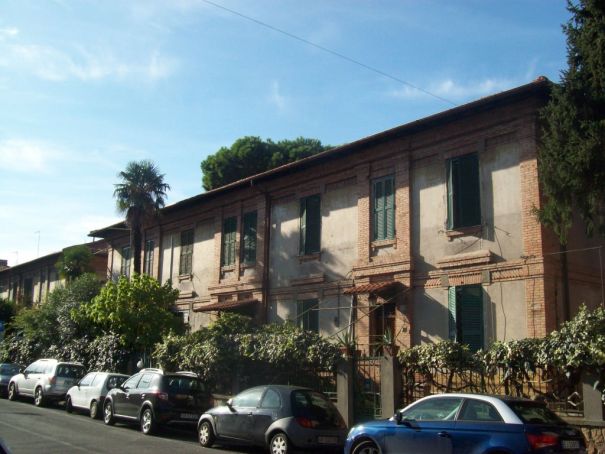 The S. Saba social housing buildings are protected due to their remarkable barochetto architectural style.