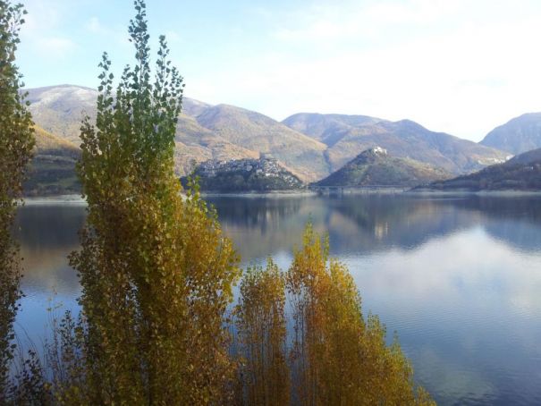 Part of the Turano river became a lake following the construction of a dam at Posticciola in 1939.