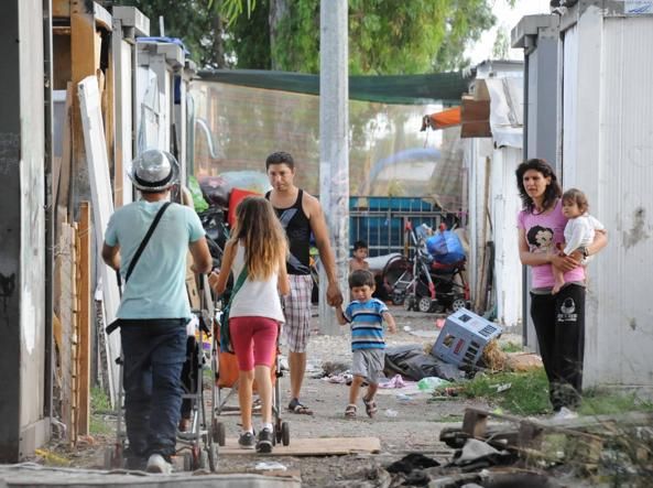 Rome mayor pledges to close Roma camps