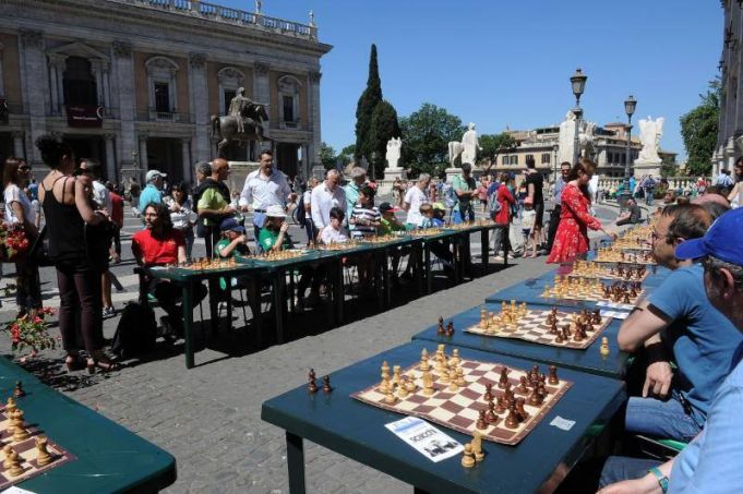 Outdoor chess in Rome