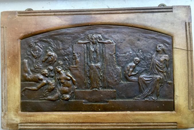 Bronze plaque with lamenting figures in relief sculpted by LEONARDO (Turin, 1859-1933)