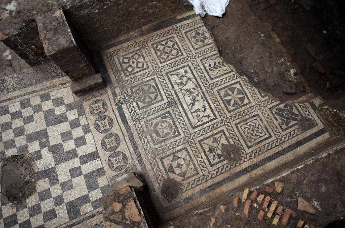 Rome Metro C works uncover second-century military home