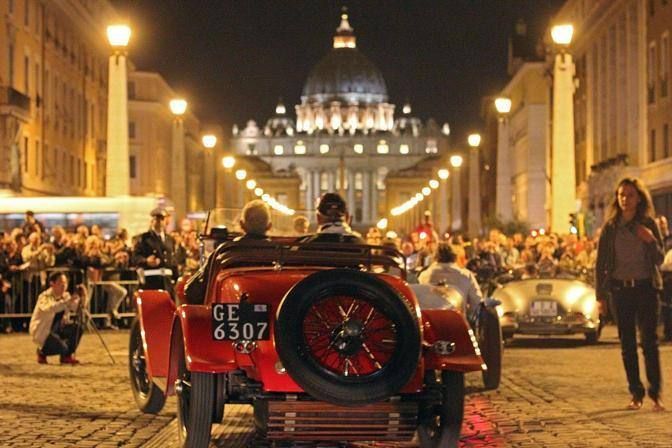 Mille Miglia vintage car rally comes to Rome