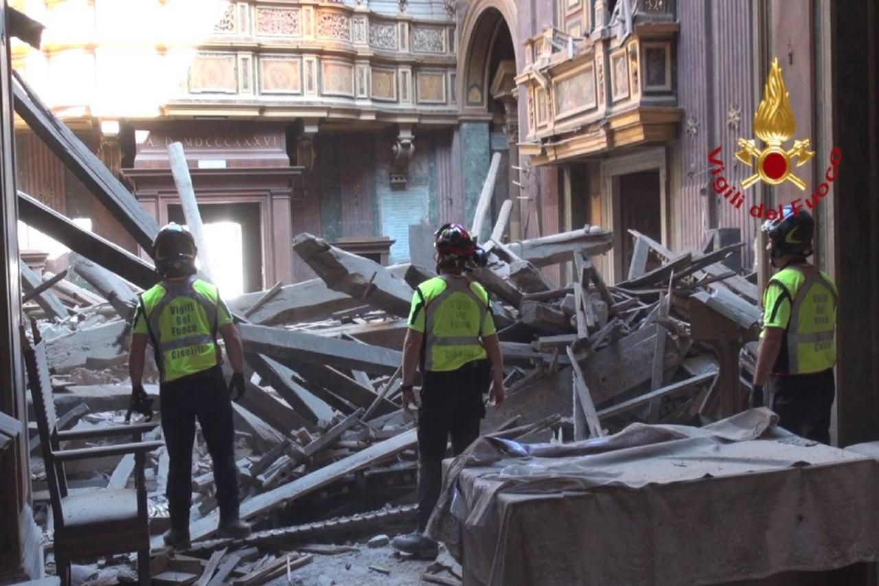 Church roof collapses in central Rome - Wanted in Rome