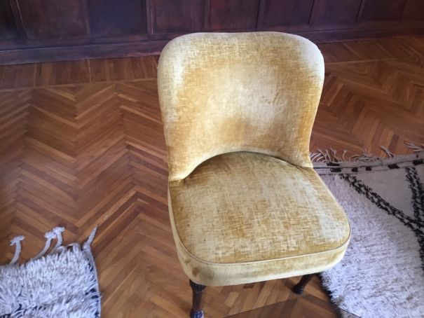 Vintage set of chairs and ottoman