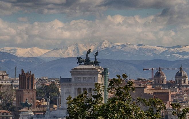 Snow on the outskirts of Rome