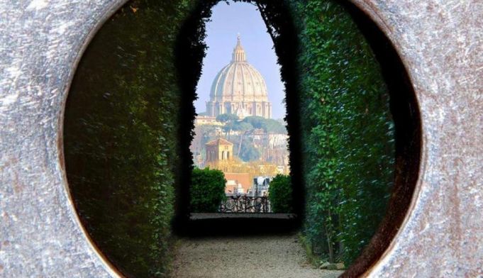 Unexpected Rome: view through Aventine keyhole