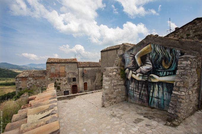 Street artists breathe new life into ancient Italian village