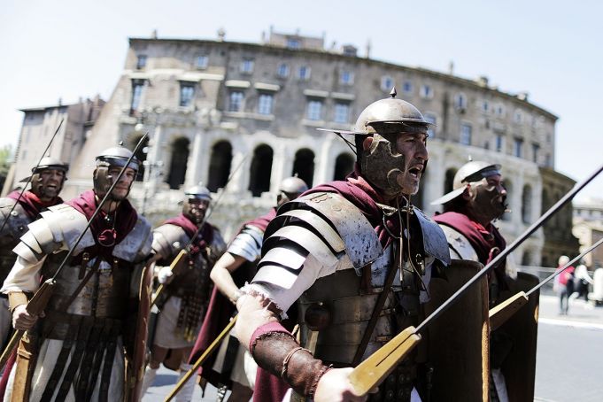 Rome marks 2,772 years of history with costumed parade on 22 April