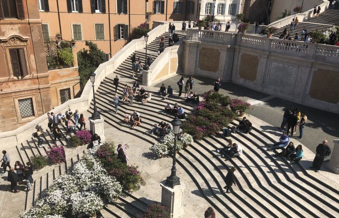 Rome's Spanish Steps in full bloom