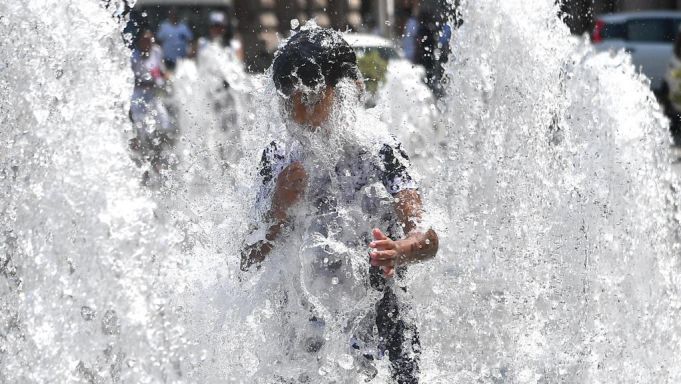 Italy's health ministry issues heat alert for Rome
