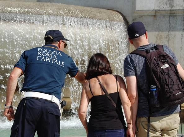 Tourist fined for bathing in historic Rome fountain