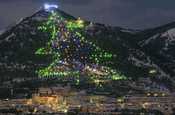 Gubbio: world's largest Christmas tree in Italy