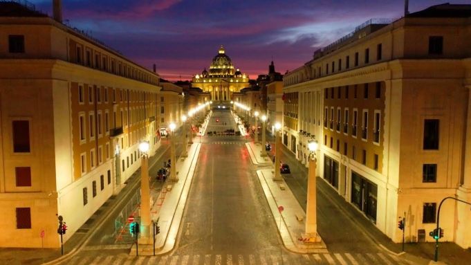 Rome: empty and silent in stunning drone video