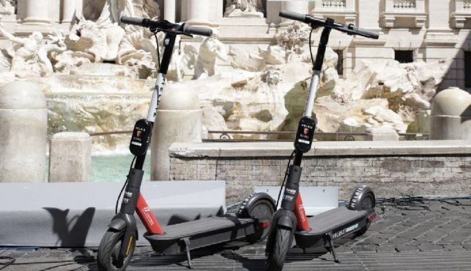 Rome launches 1,000 Helbiz electric scooters
