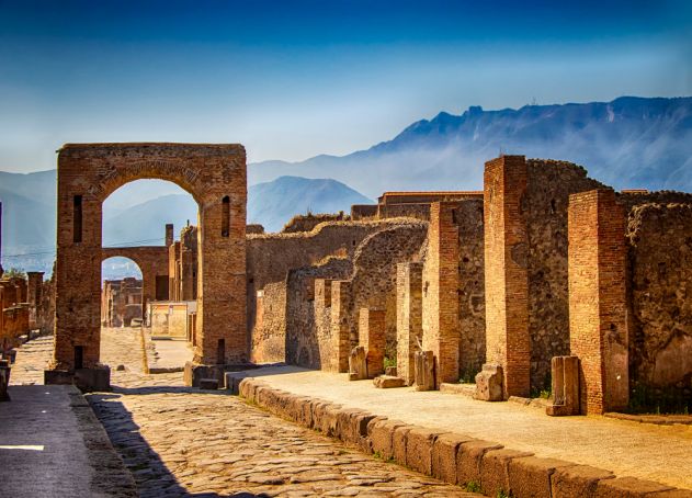 Pompeii reopens after lockdown with reduced ticket price