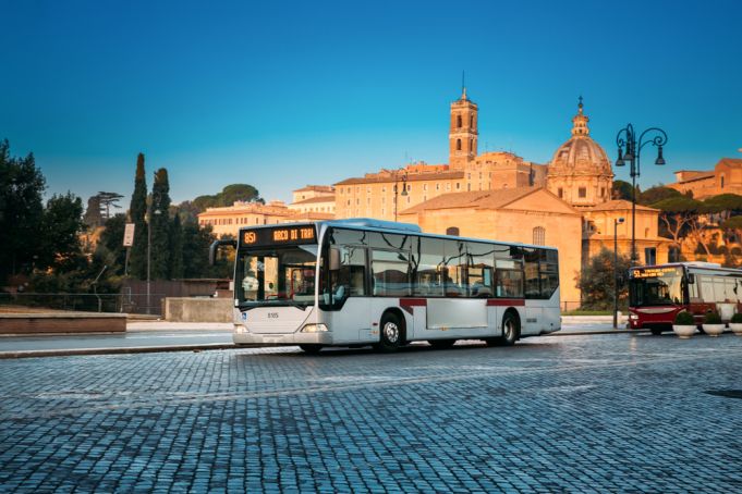 How to use public transport in Rome
