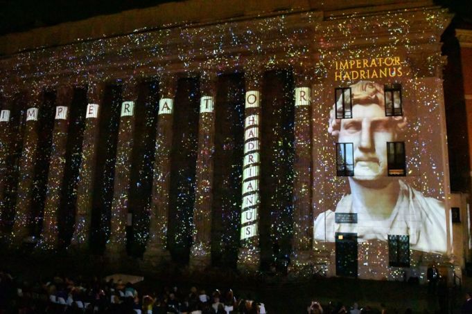 Rome illuminates Temple of Hadrian with free light show