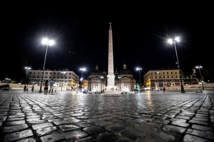 Rome lights up Piazza del Popolo