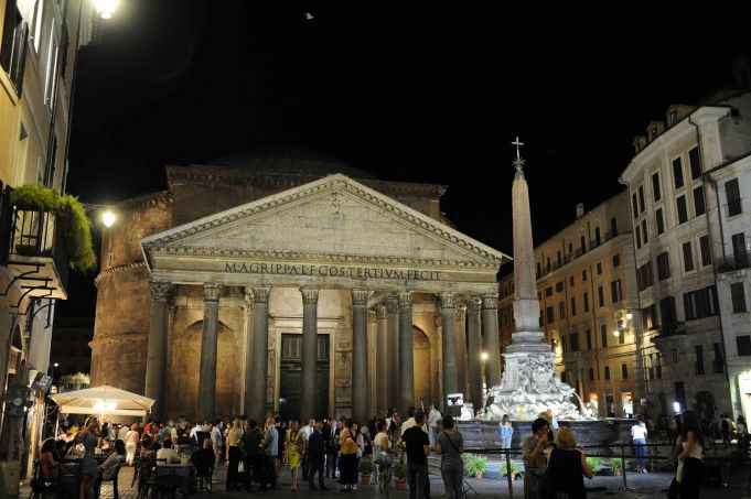 Rome lights up Pantheon to backdrop of Morricone music