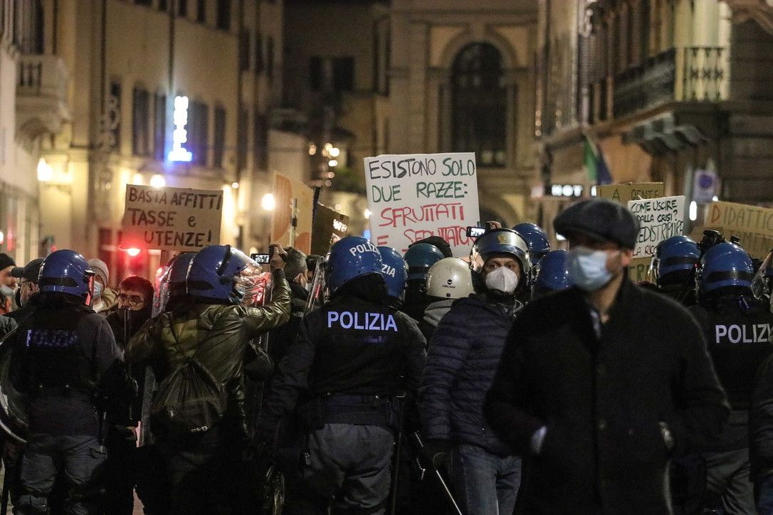 Italy Protests flare in Florence over covid19 restrictions