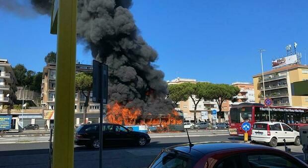 Rome bus bursts into flames near Vatican