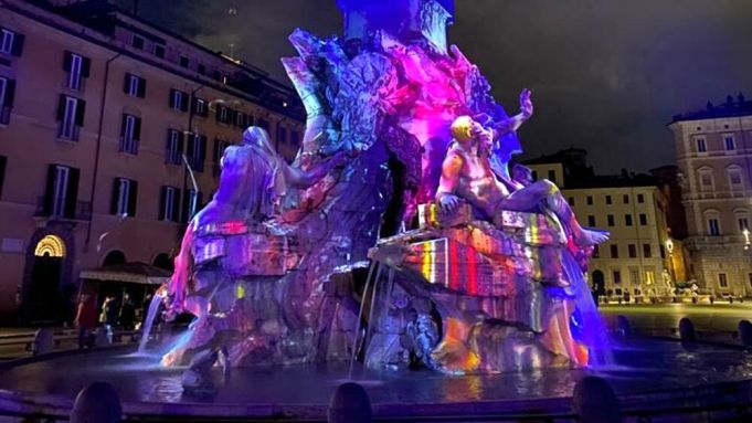 Rome illuminates Piazza Navona fountains with light shows for Christmas