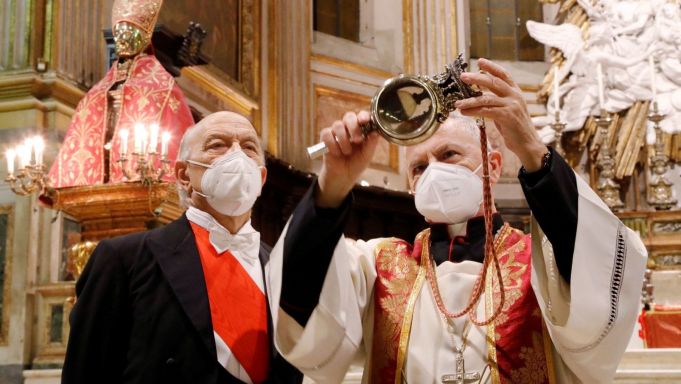 Italy: 'Bad omen' as blood of Naples saint fails to liquefy