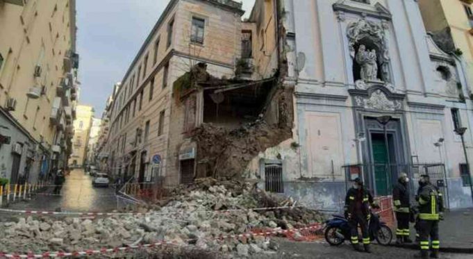 Italy: Church partially collapses in central Naples
