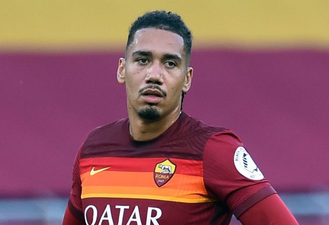 Roma player Chris Smalling held by armed robbers in Rome home