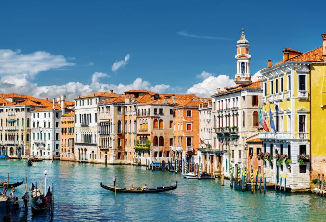 Italy reopens to US tourists on covid-tested flights