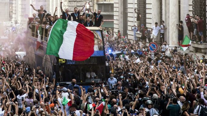 Euro 2020: Azzurri open top bus parade in Rome 'not authorised'