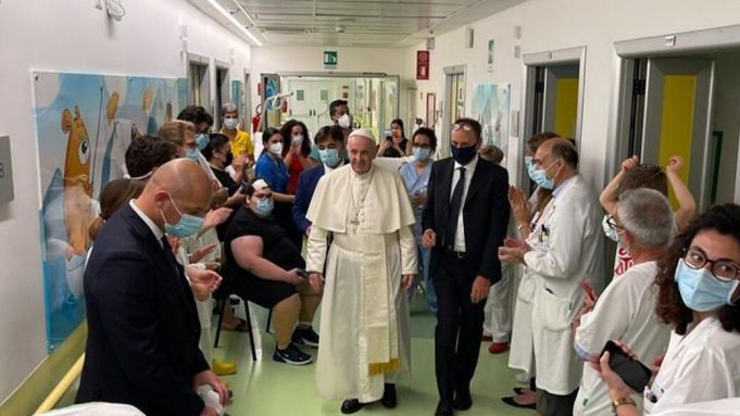Pope returns to Vatican 10 days after surgery in Rome hospital