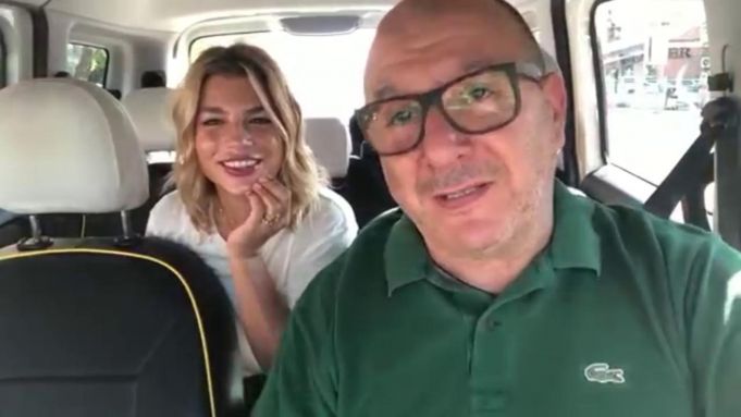 Duca 40: Rome's karaoke taxi driver
