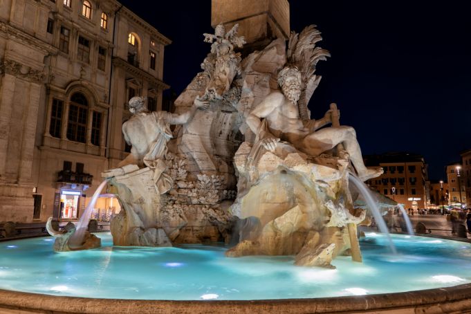 Rome police fine tourists for late night dip in Bernini fountain