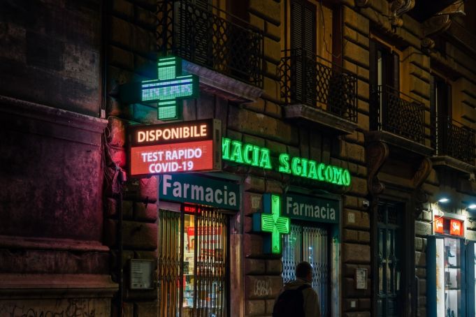 Green Pass: Italy pharmacies open on days off to cope with demand for covid tests