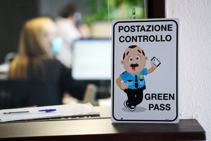 Italy Green Pass record: 1 million certs downloaded in a day