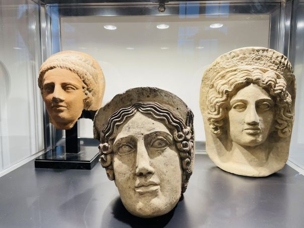 US returns $10 million of looted treasures to Italy
