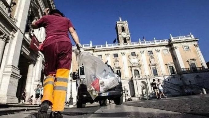 Italy rubbish collection strike on 13 December