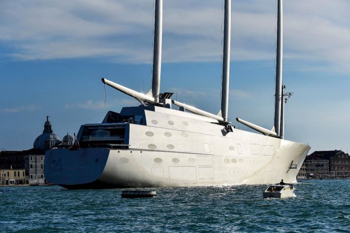 Ukraine: Italy seizes world's biggest sailing yacht from Russian oligarch