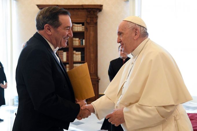 Pope receives new US ambassador to Vatican
