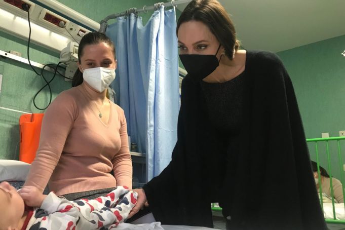 Angelina Jolie visits Ukrainian children war refugees in Rome hospital