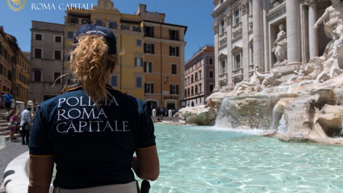 Rome tourist fined €450 for Trevi Fountain swim