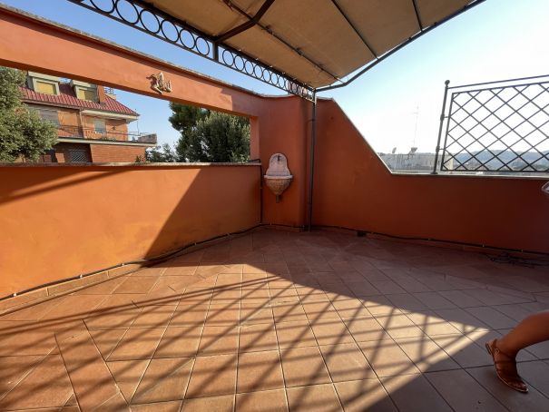 3-bedroom penthouse with terrace - AVAILABLE
